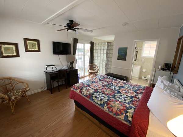 Waterfront Motel Queen Bed Photo 1