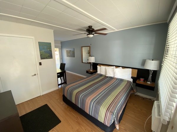 Waterfront Motel Accessible Queen Photo 1